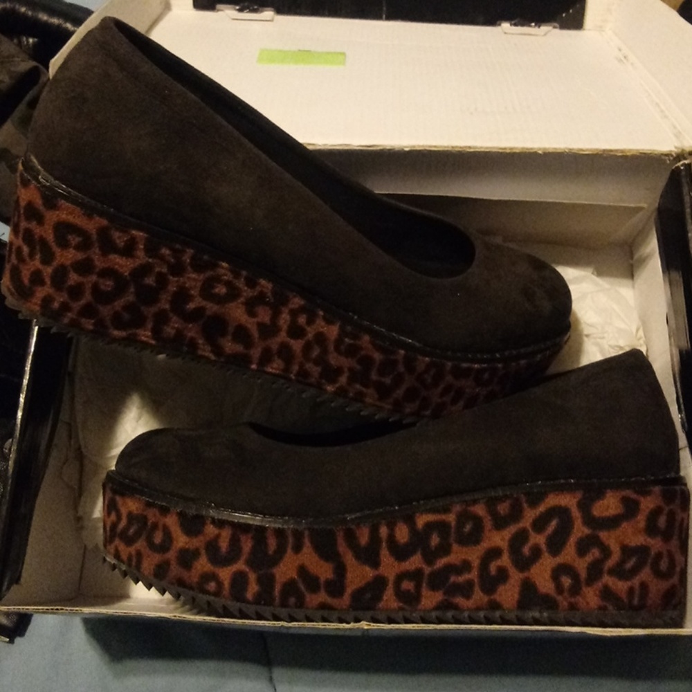 Women's platform shoes worn once